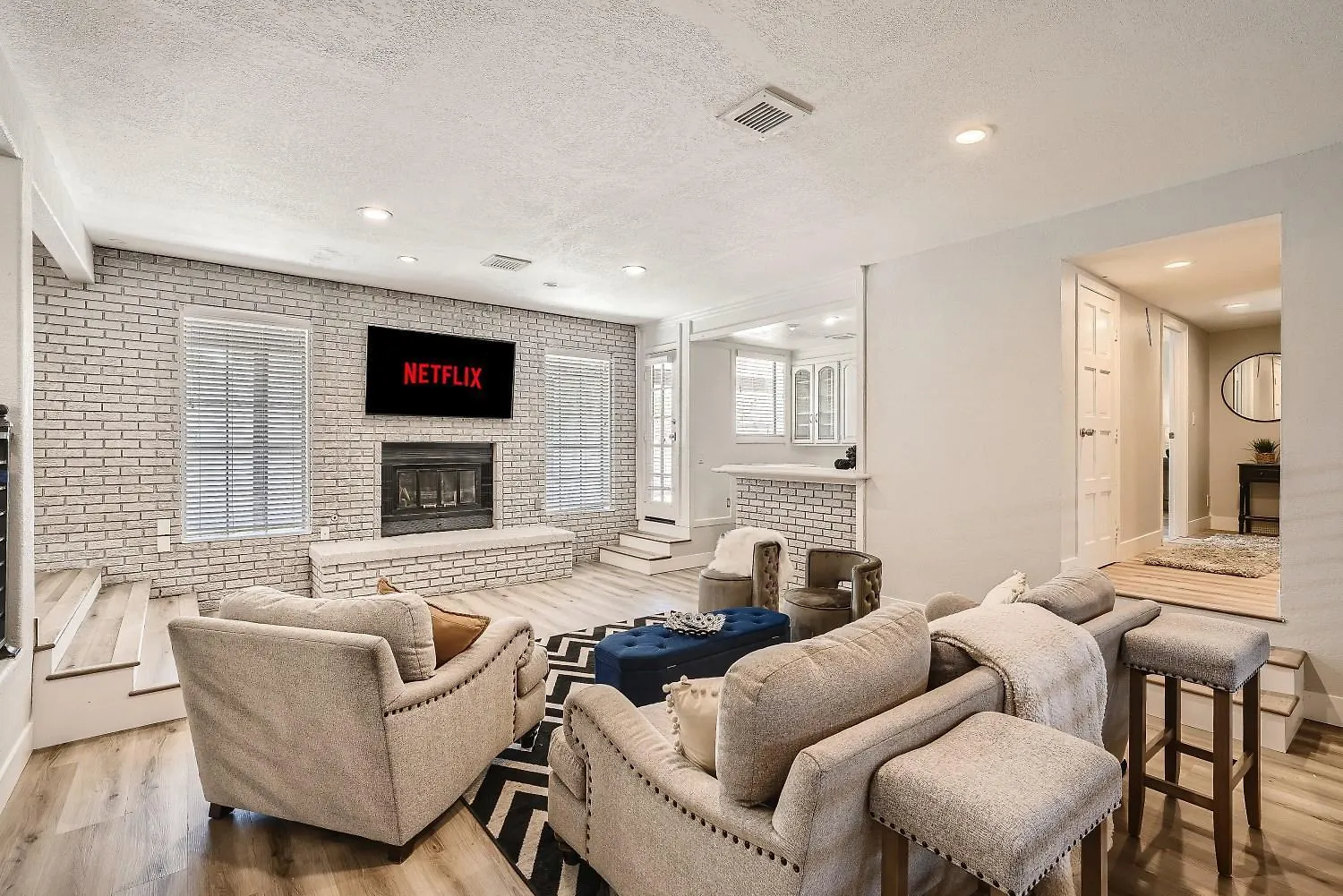 Vila Lux Life! Central Location For Business Or Play! Las Vegas USA