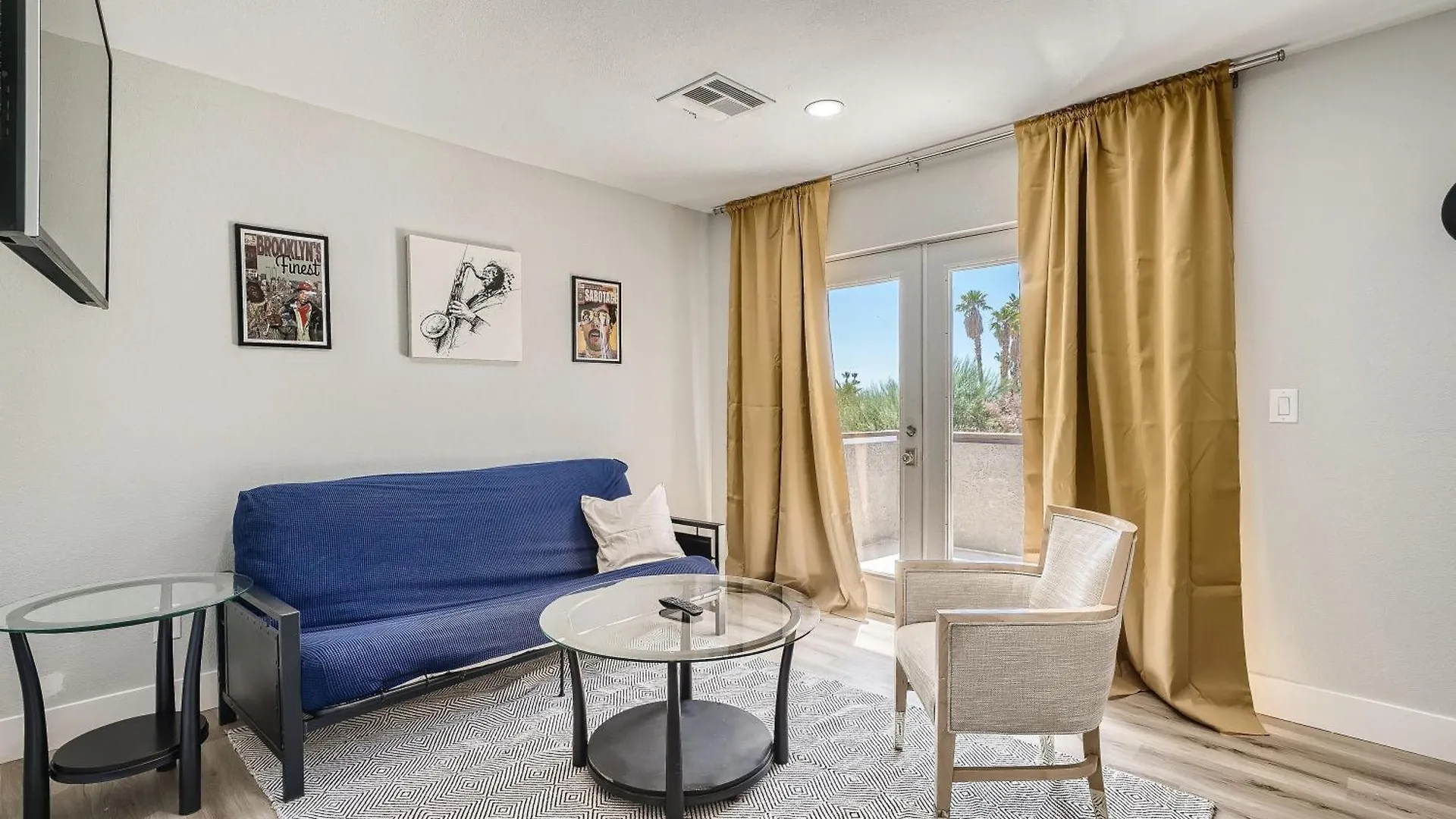 Lux Life! Central Location For Business Or Play! Las Vegas